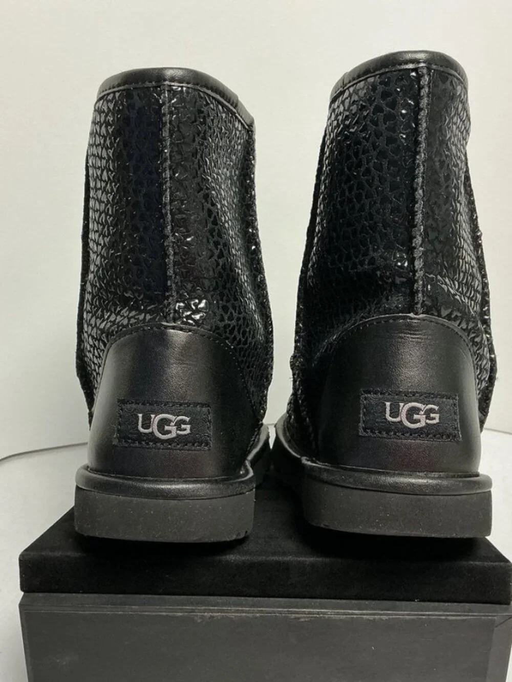 UGG Classic Short Boots Textured Black Shearling Lined Youth 3